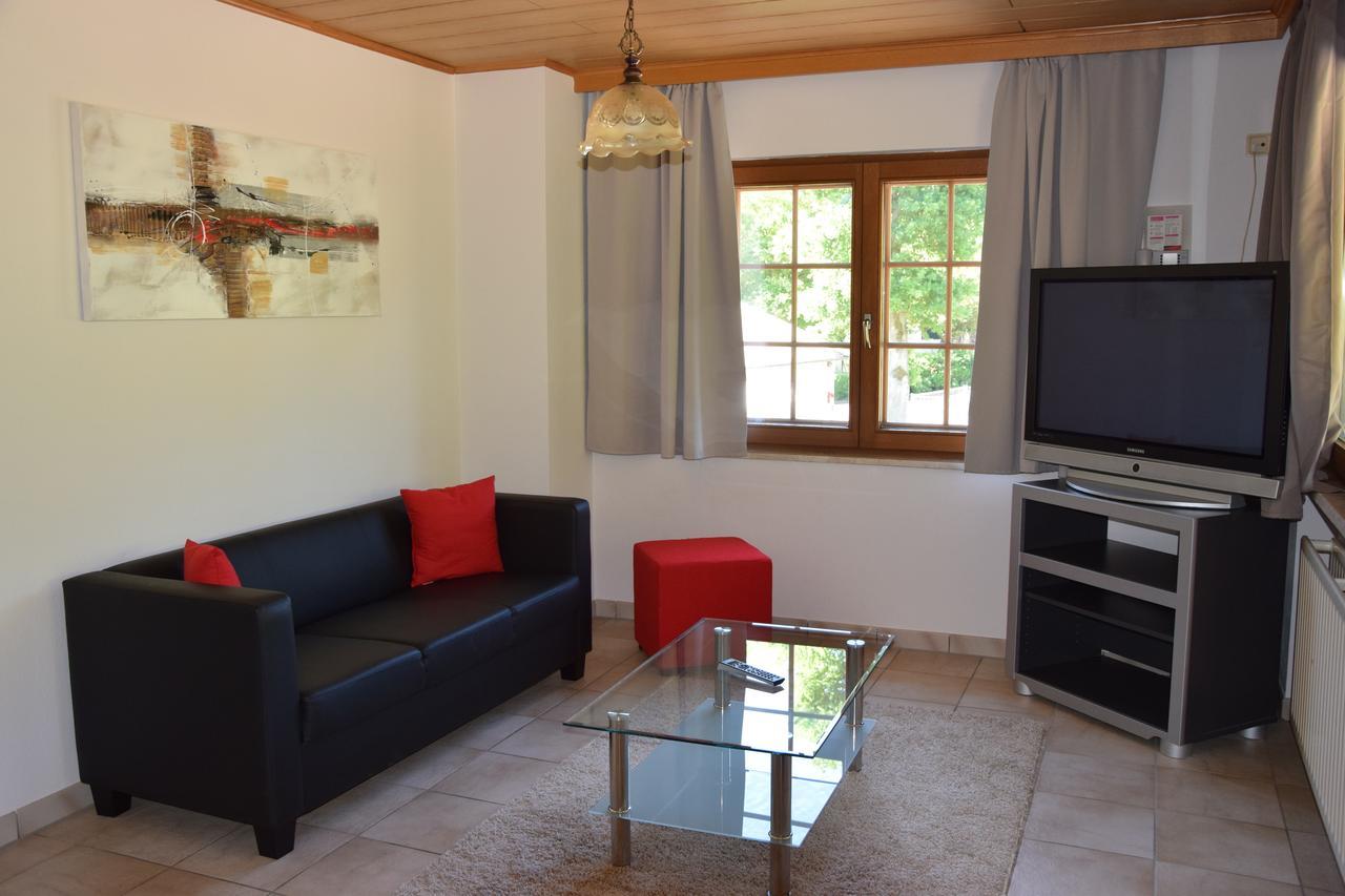 Camping De L'Our Appartements Вианден Екстериор снимка